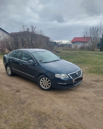 Volkswagen Passat cena 25000 przebieg: 189000, rok produkcji 2008 z Ząbki małe 56